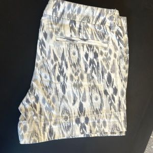 Women’s American Eagle shorts in excellent condition